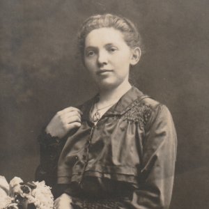 Maminka Antonie Oličová